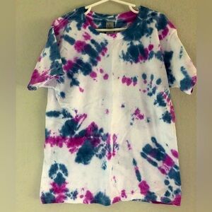 ⭐️FUNDRAISER ALERT⭐️ Tie dye Youth T-shirt sz XS